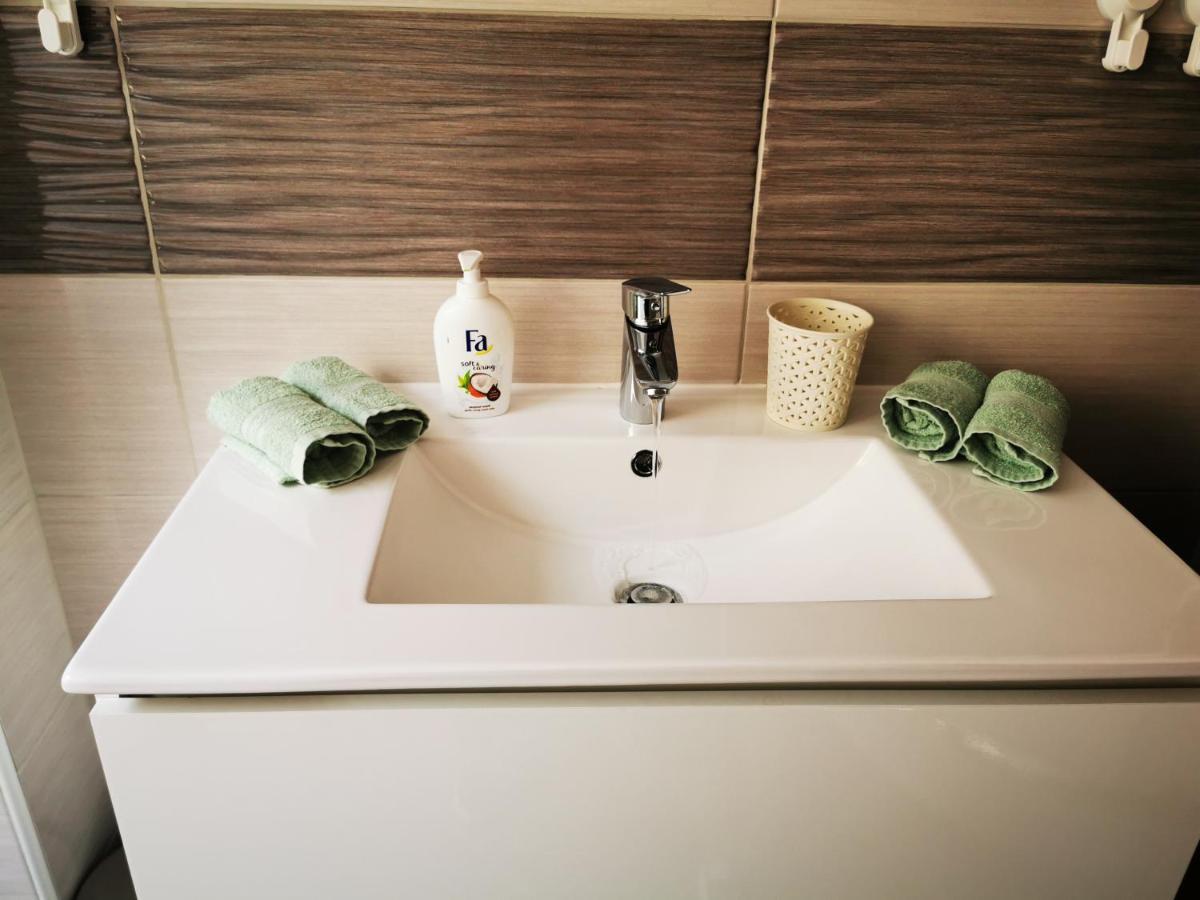 Apartma Patrik โคบาริด ภายนอก รูปภาพ