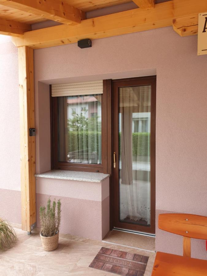 Apartma Patrik โคบาริด ภายนอก รูปภาพ