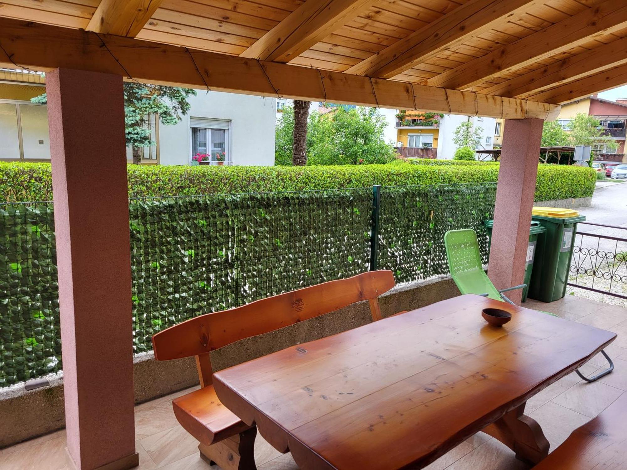 Apartma Patrik โคบาริด ภายนอก รูปภาพ